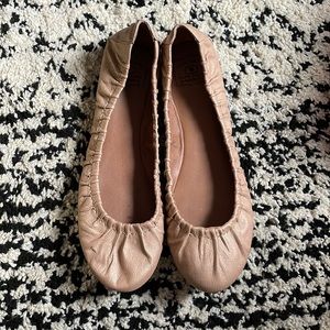 Practically brand new nude Lucky brand flats.